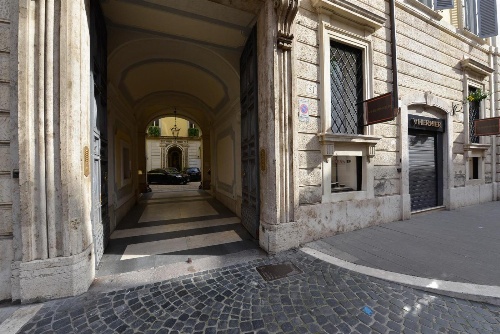 The Babuino - Luxury serviced apartment image 1