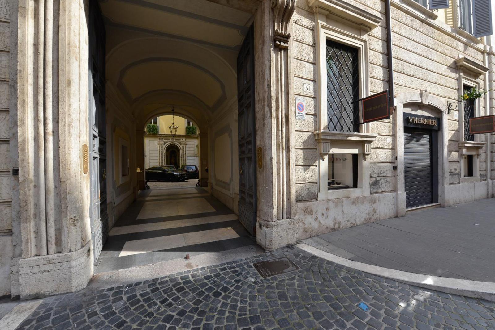 The Babuino - Luxury serviced apartment